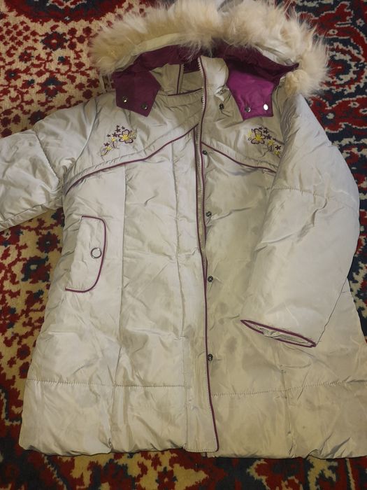 Продам куртку для девочек