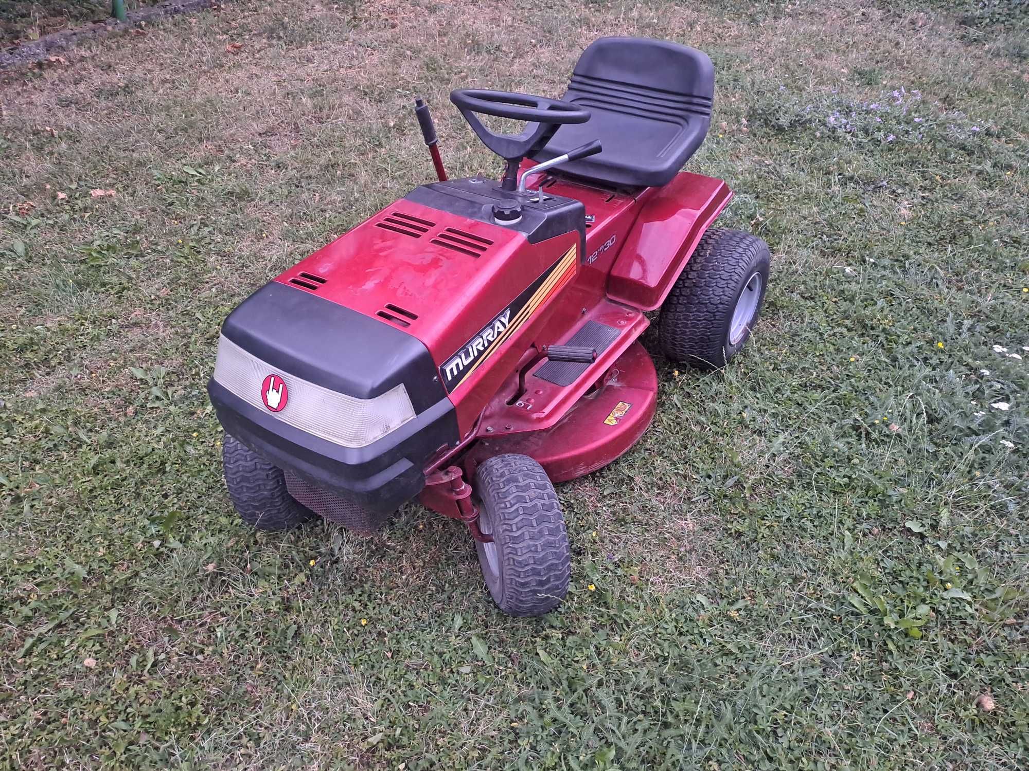Продавам тракторна косачка Murray 2/30