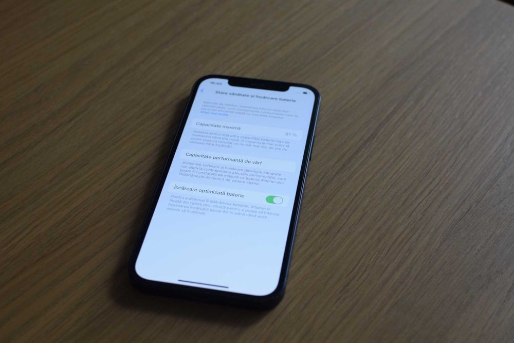 iPhone 12 64GB Negru