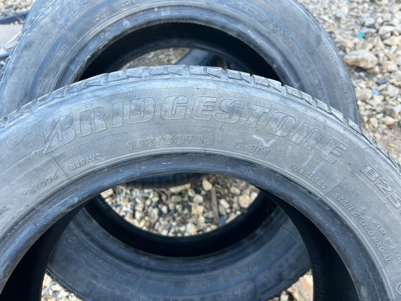 Летние шины Bridgestone 185/60/15 комплект 4шт