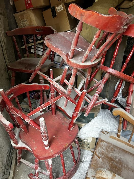 Masa rosie Bonanza si 6 scaun/ biblioteca + dulapuri haine / 2 birouri