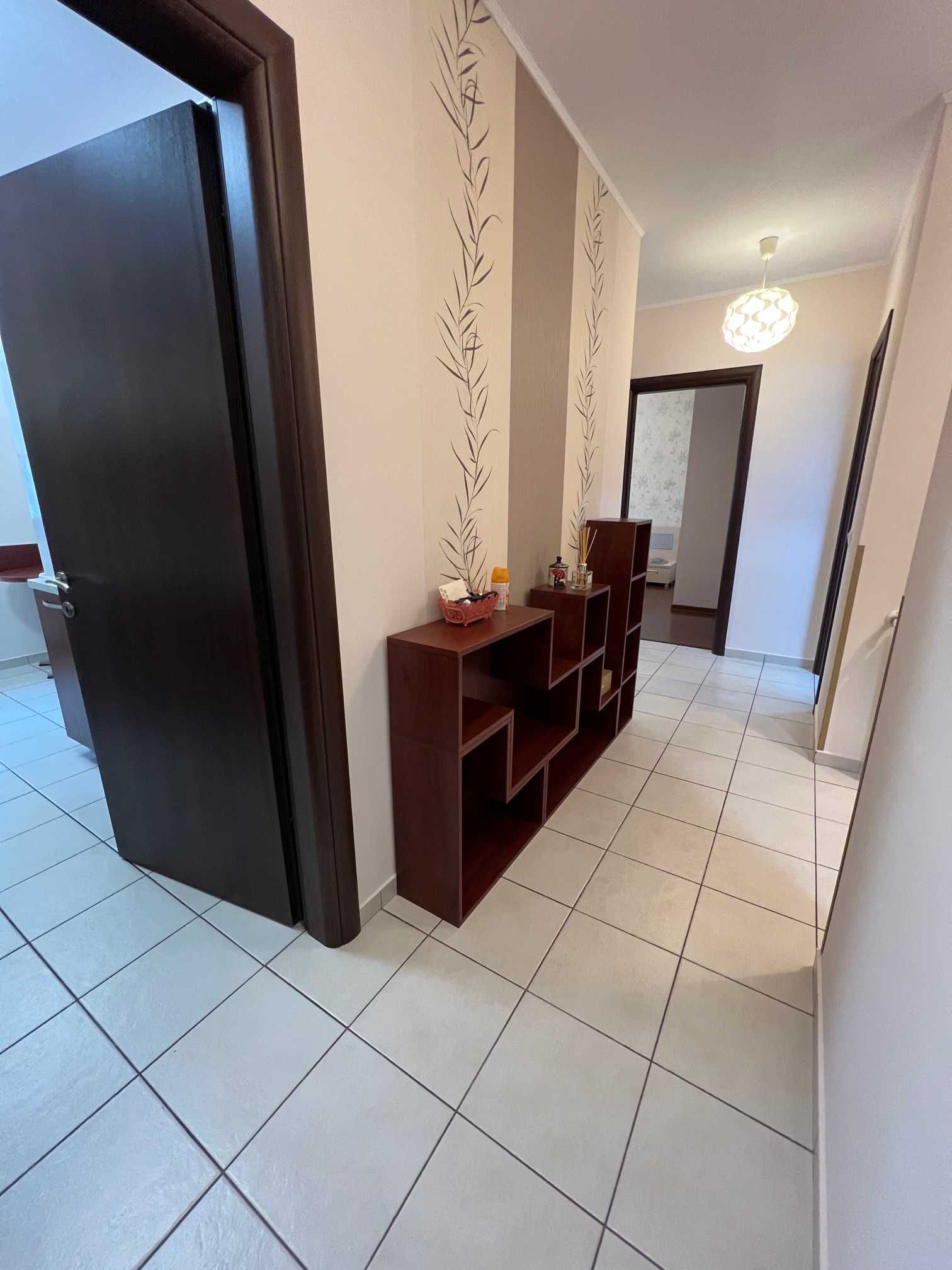 Aparment 3 camere 2 bai, etaj 2, bl cu lift, stradal, 2 locuri parcare