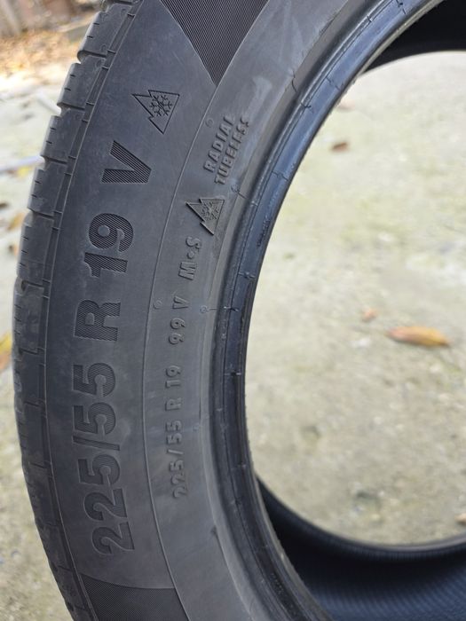 De vânzare anvelope iarna Continental 225 55 r19