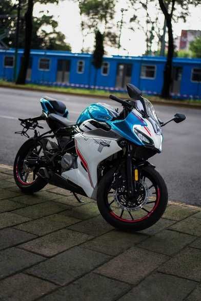 Мотоцикл Cfmoto 250SR LIte