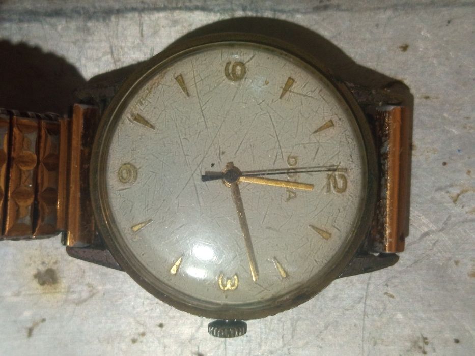 Ceas de mana marca Doxa