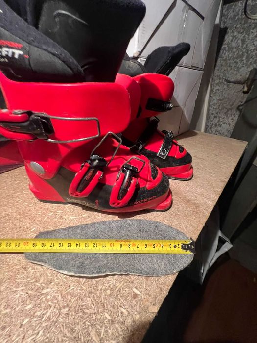 Clapari schi  copii..