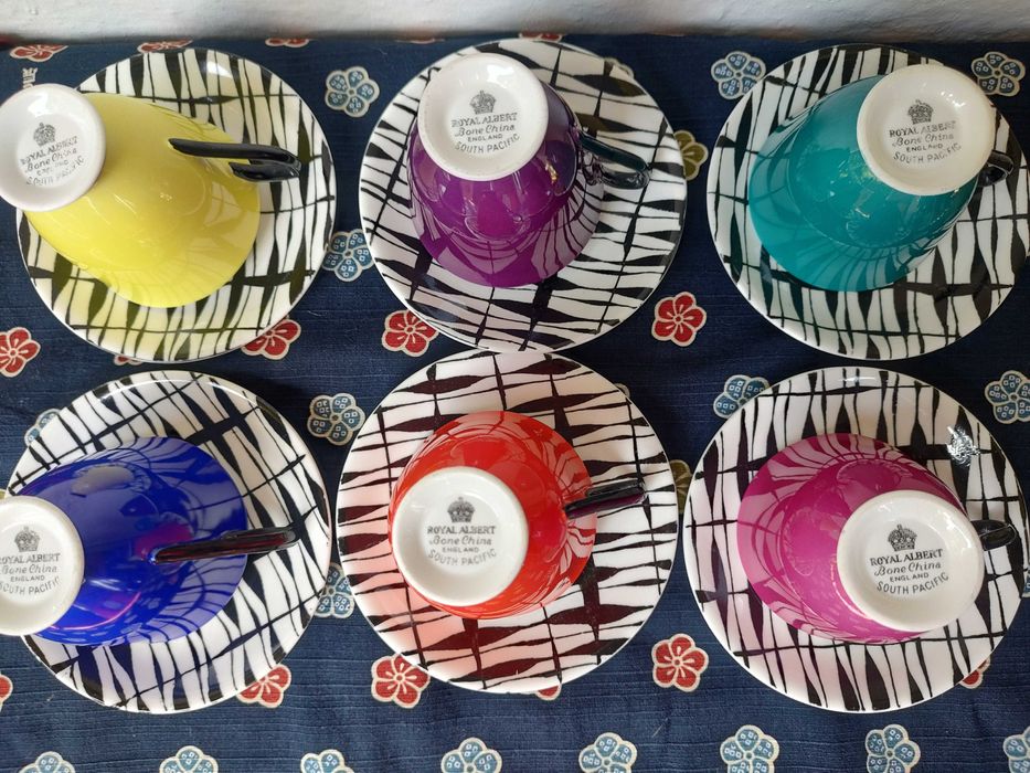 Рядък сервиз от 50-те Royal Albert South Pacific