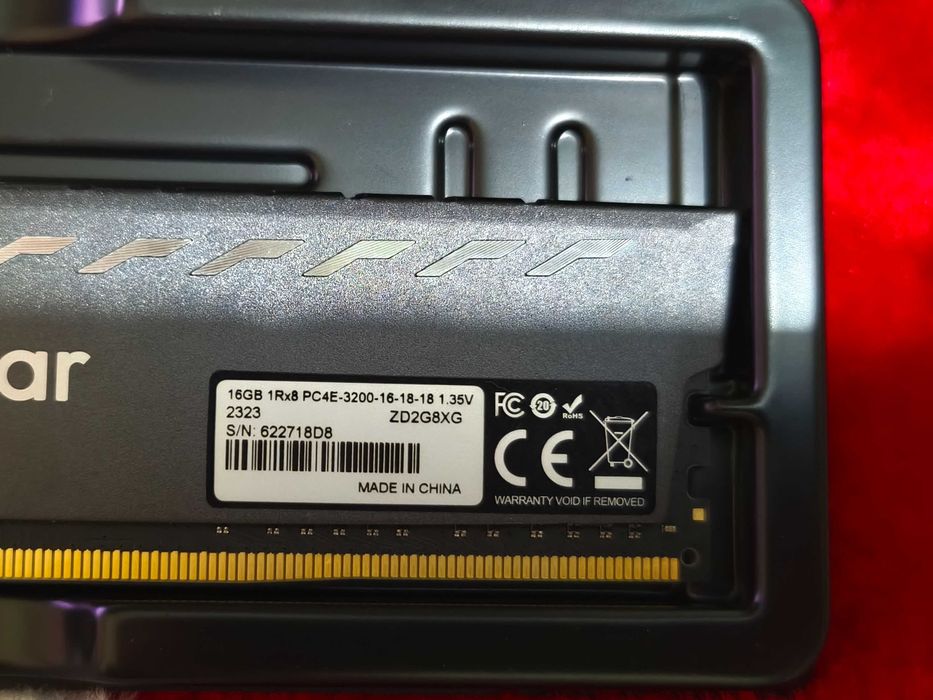 оперативная память Lexar DDR4 LD4BU016G-R3200GDXG 16 Гб