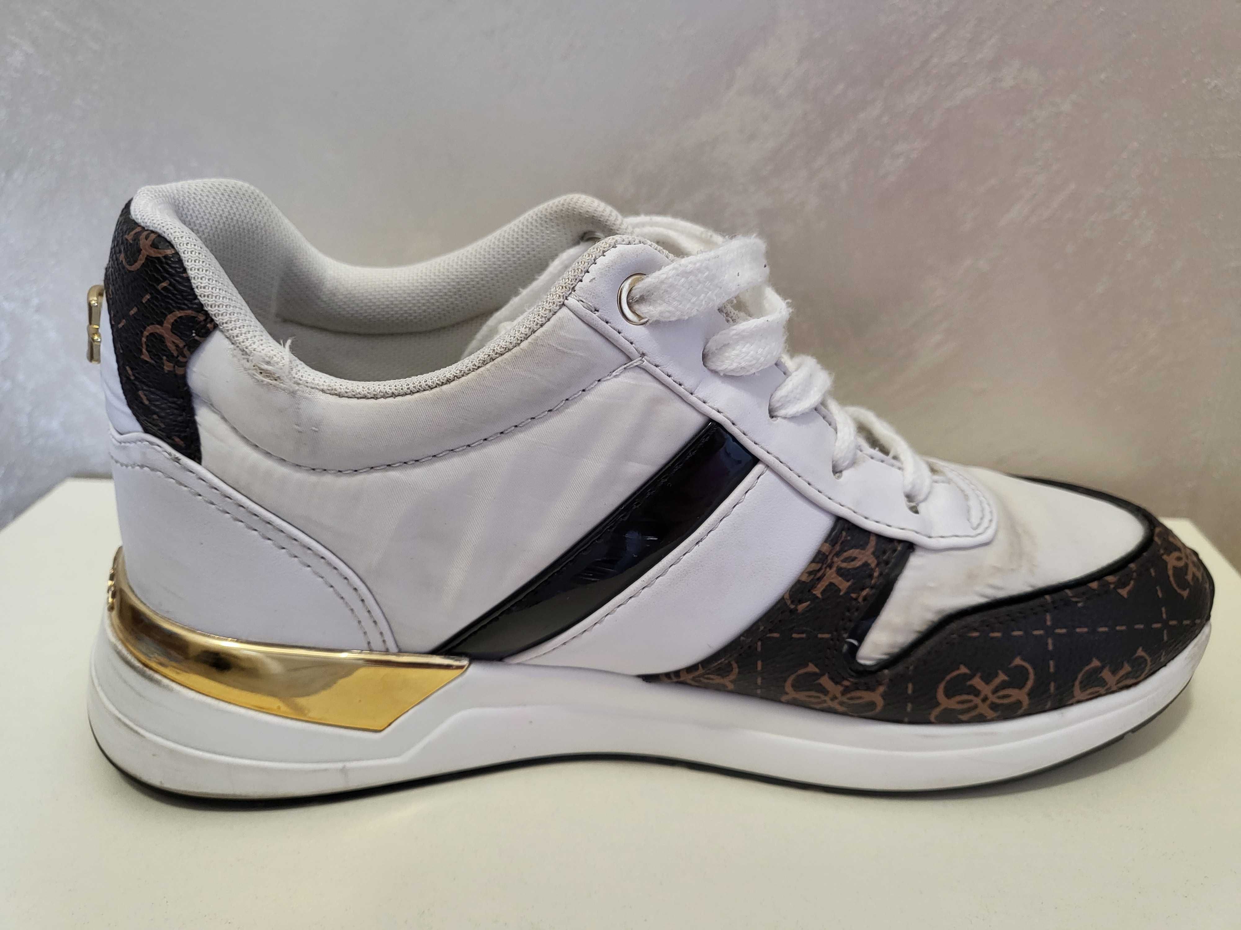 GUESS Сникърси/ спортни обувки