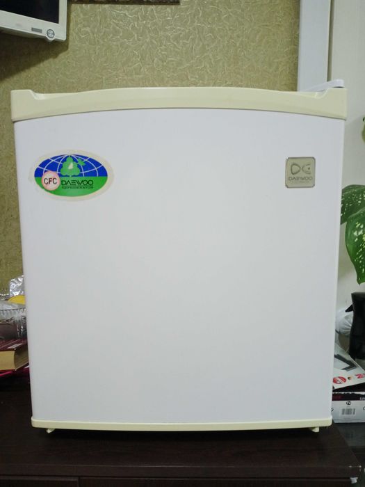 Продам холодильник б у в отличном состоянии Daewoo