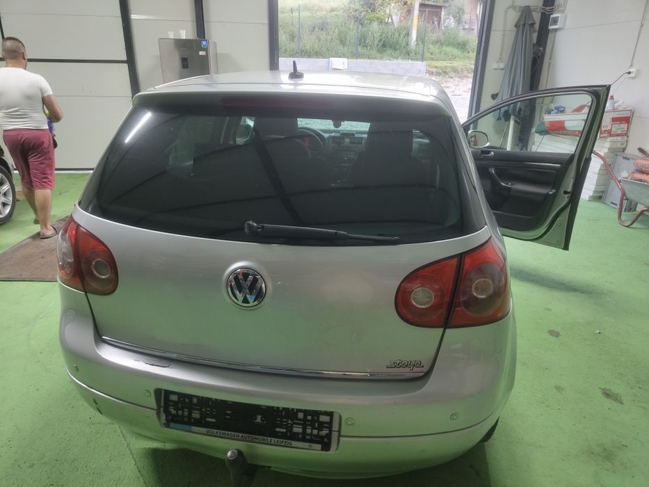 vând golf 5  1.9tdi diesel
