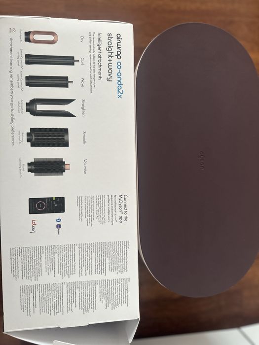 Aparat de coafat si uscator Dyson ultimul model