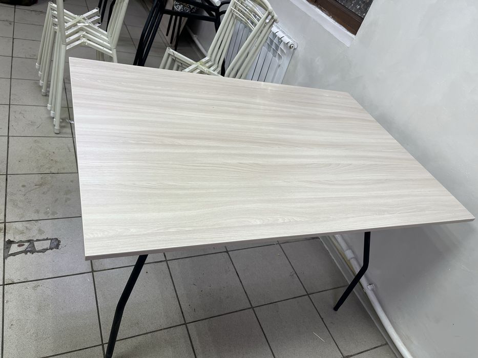 Стол и стулья………………………………..