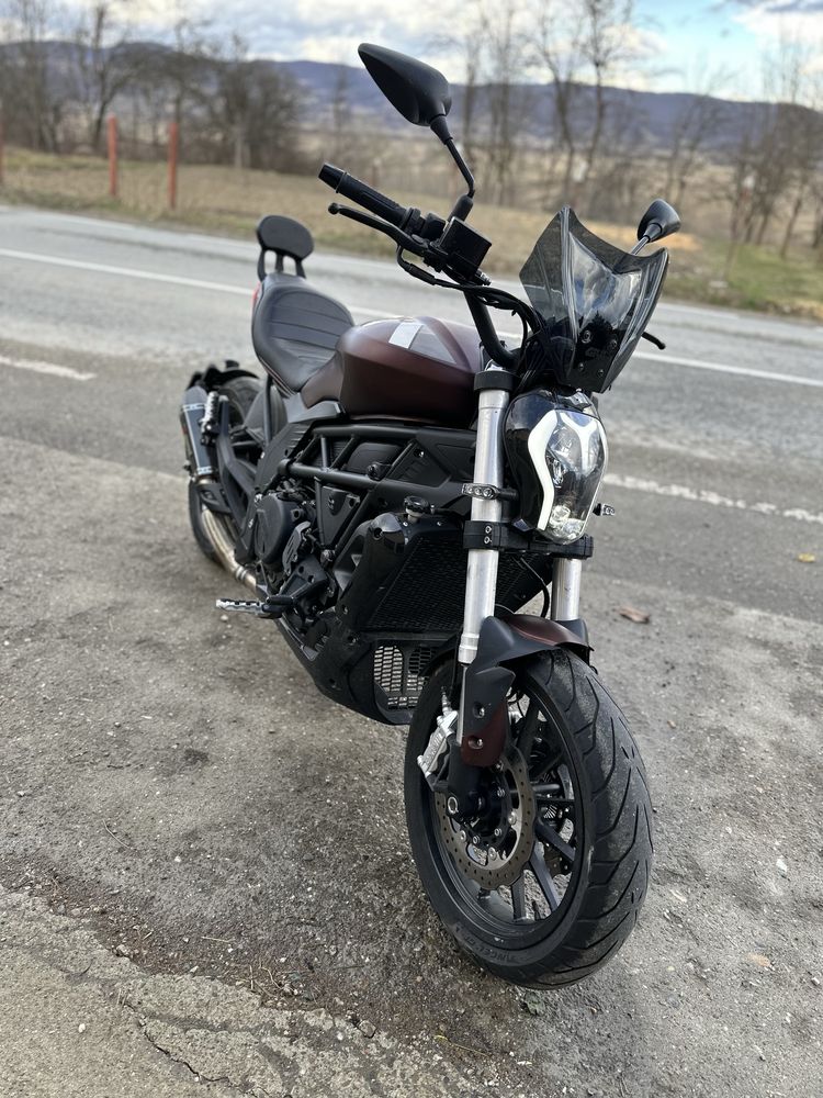 Motocicleta Benelli 502C Cruiser 2022