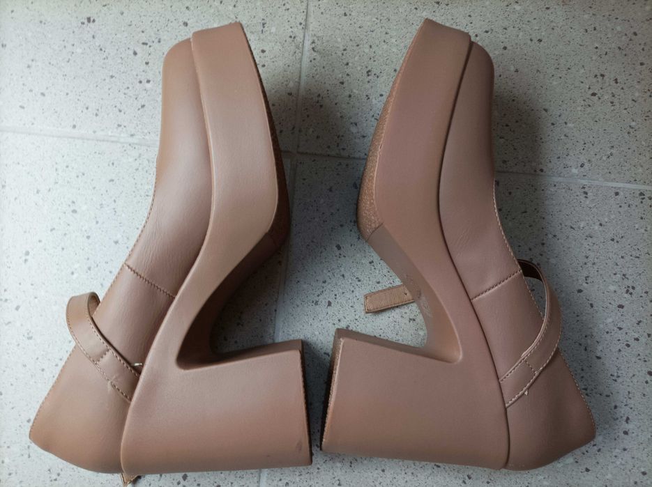 Pantofi Cropp, cu platforma si toc, bej, mar.41