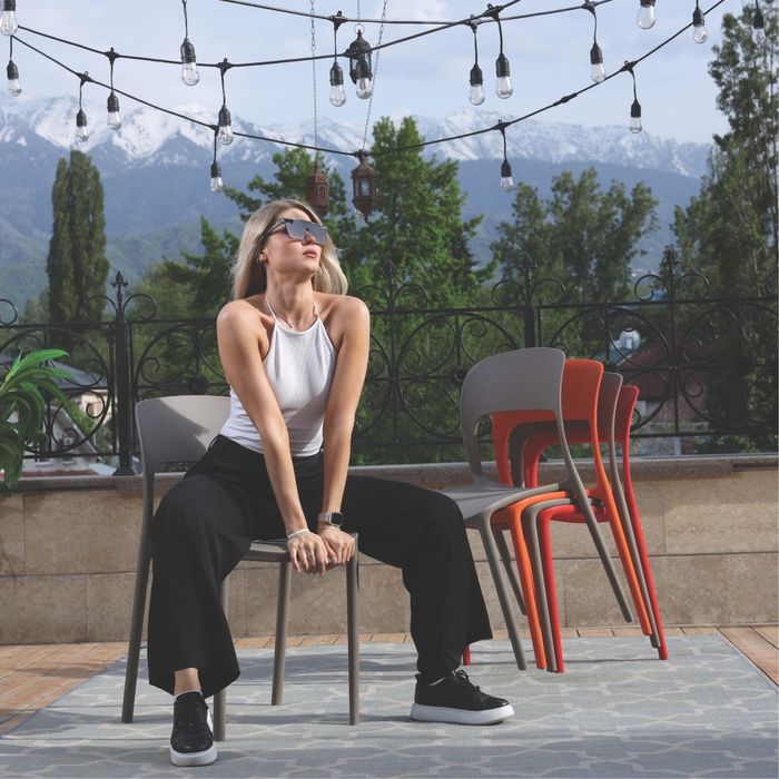 Пластиковые столы,стулья для кафе ,ресторанов