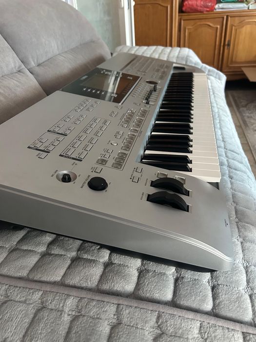 Orga yamaha tyros 4