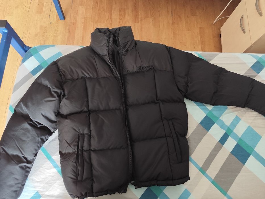 Vând geacă ellesse