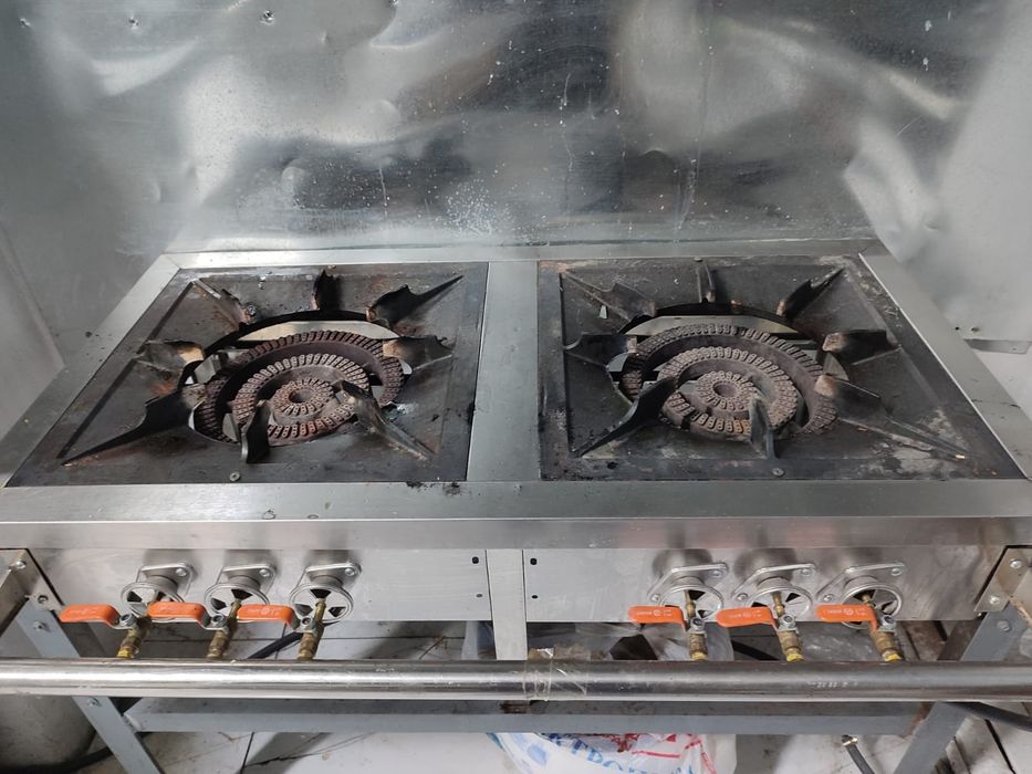 Продам газ плиту производственную