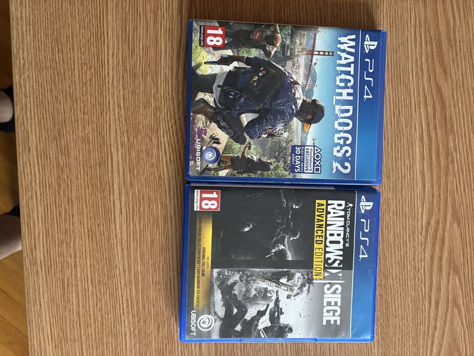 Playstation 4 - 1Tb/ Maneta noua/ 2 jocuri