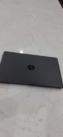 Laptop HP,folosit foarte puțin.