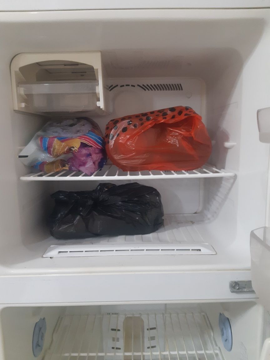 Продаётся холодильник Samsunc