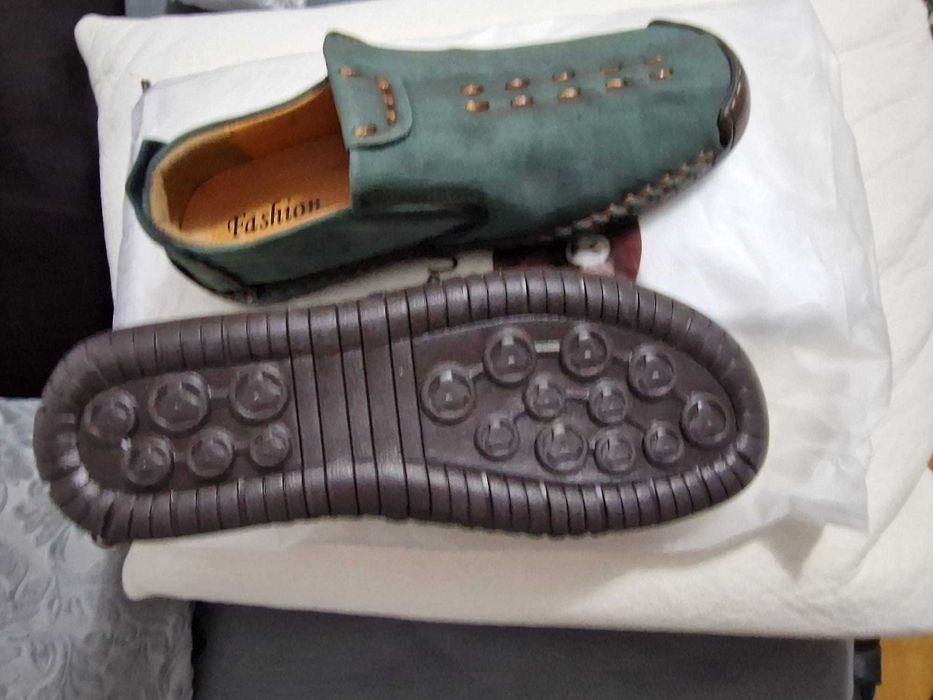 Vand 2 perechi de pantofi noi comandati pe site-ul Optimumto.com