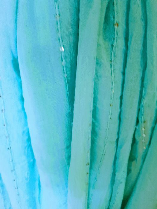 Дамски тънки шалове