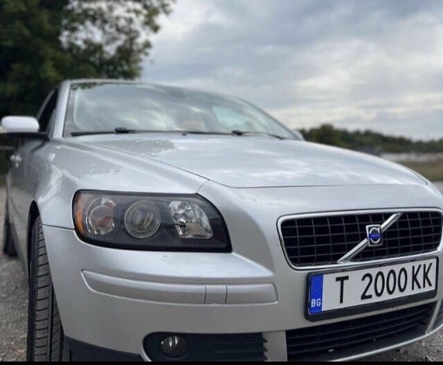 Продавам Volvo S40