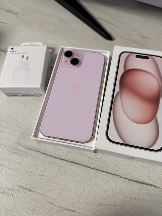 Iphone 15 256Gb Roz 98% baterie+ Adaptor priza
