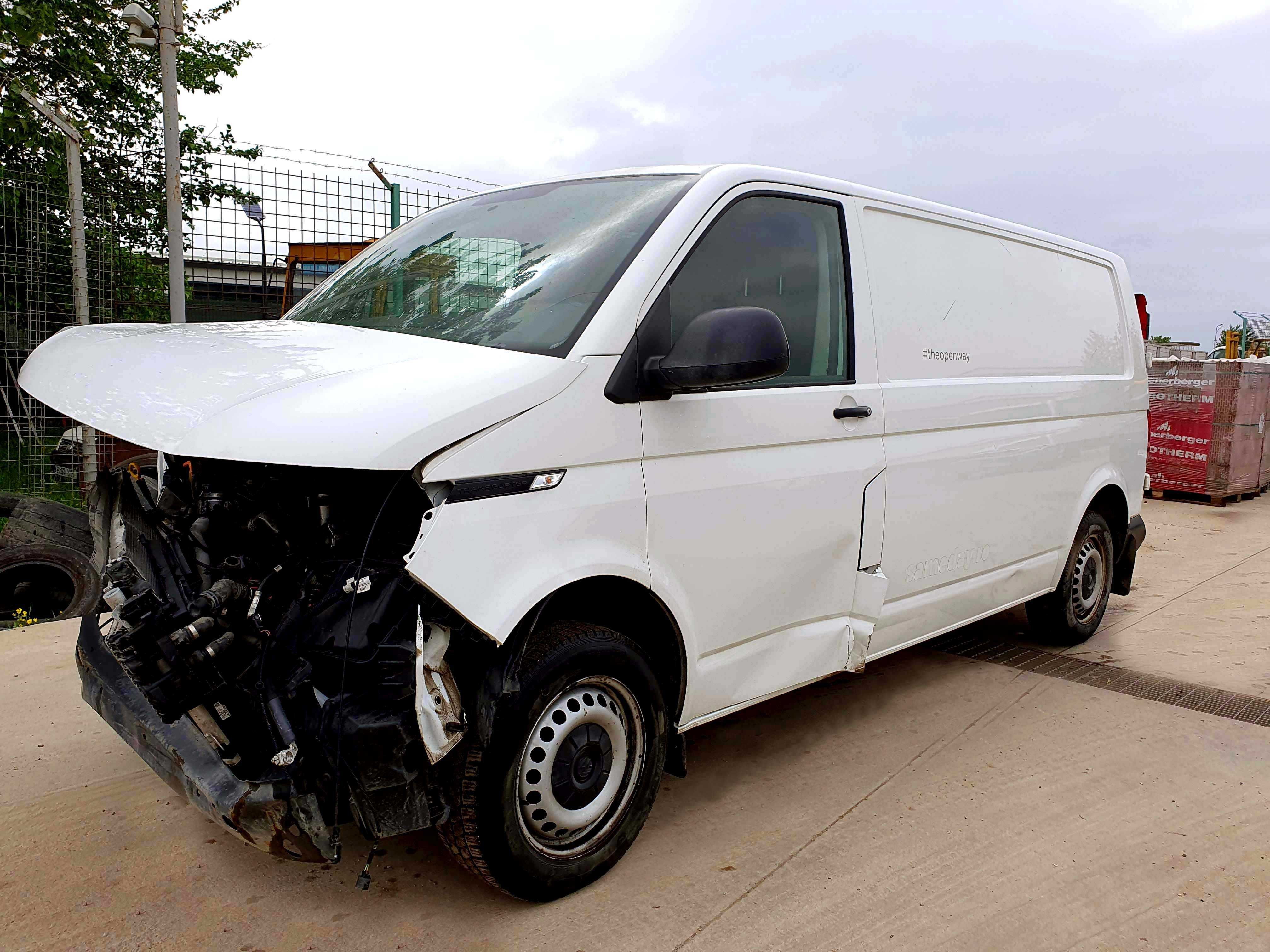 VW Transporter, T6, 2020, motor 2.0 tdi, Aer Conditionat - avariat