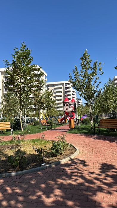 Inchiriez apartament nemobilat sec.4