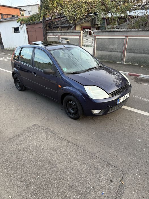 De vanzare ford fiesta 2002