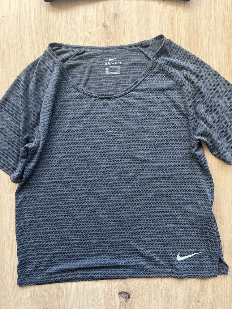 NIKE /Under Armour / Adidas - 400 броя дамски бюстиета   блузи клинове