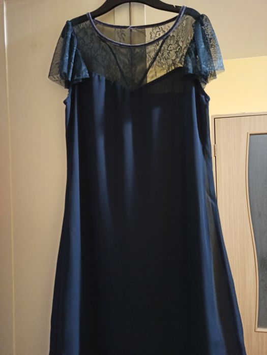 Vând rochiță  Stradivarius