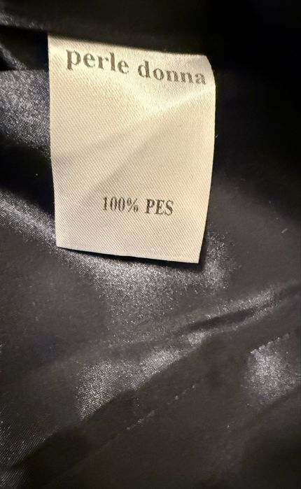 Дамски костюм, нов