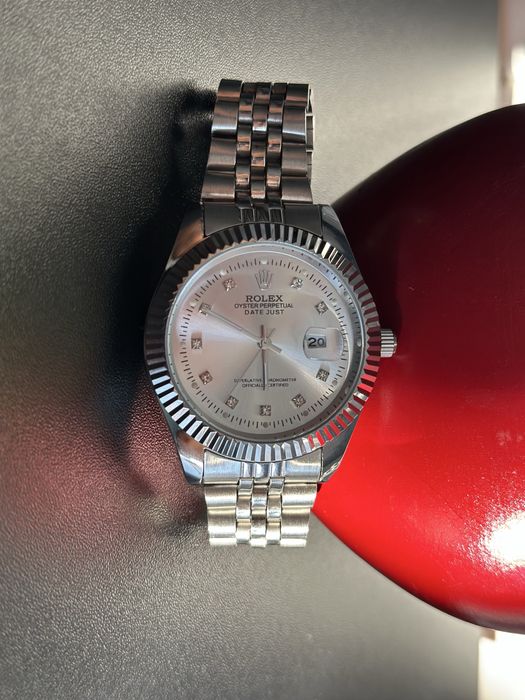 Нов сребърен часовник