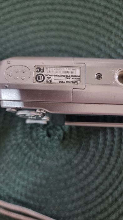 Cam. F.o.t.o. digitală Samsung ES10  ,produs ca NOU ,decorațiuni de se