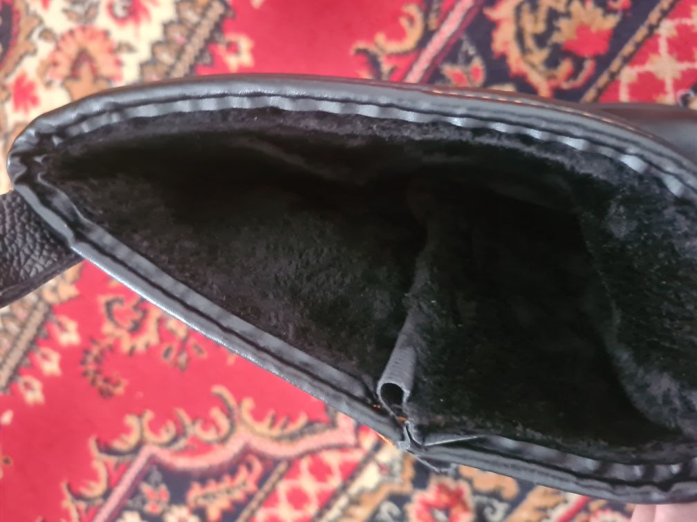 Продам зимние сапоги