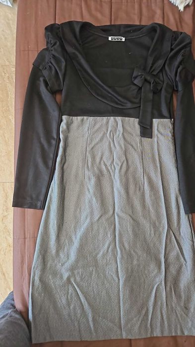 Rochie elegantă alb-negru cu fundiță laterală – DZYN