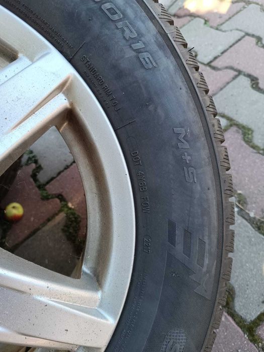 Jante + Anvelope iarna, Toyota RAV4, 235/60/R16 - 1600 Lei