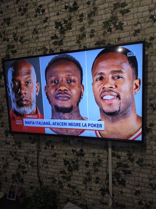 Tv smart Hitachi UHD 4K 139cm