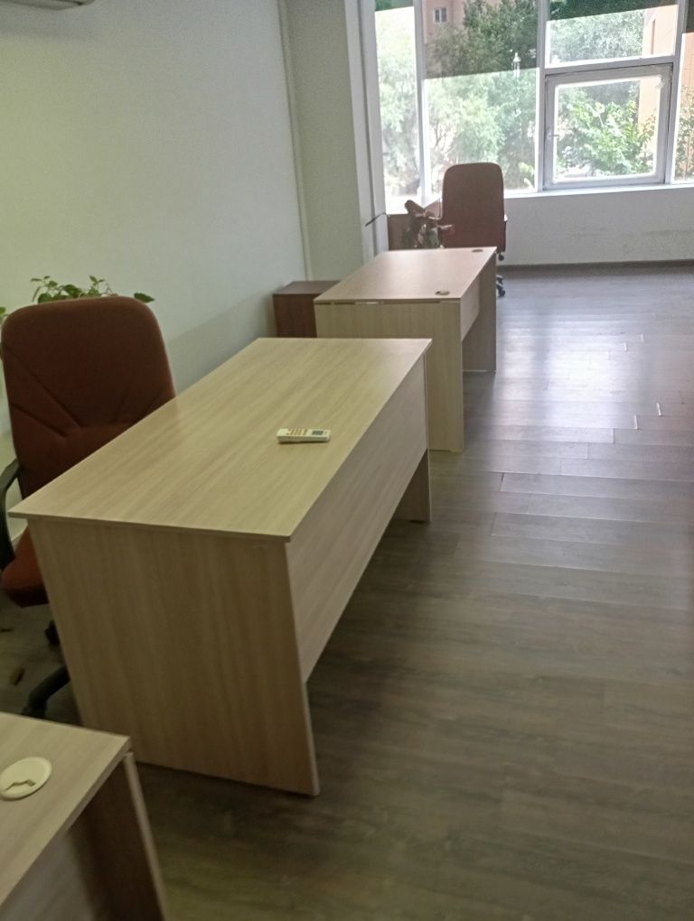 Столы компьютерные и офисные