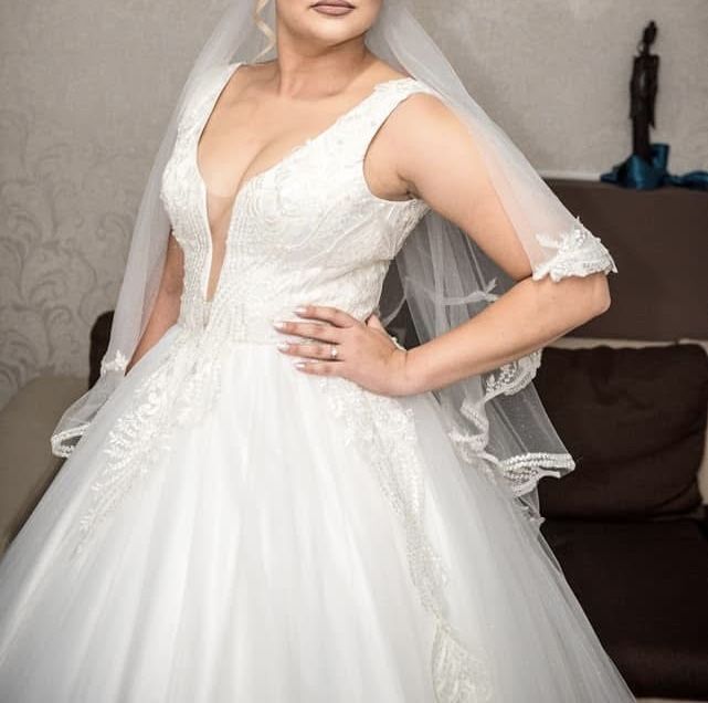 Rochie  de  mireasa  facuta pe comanda