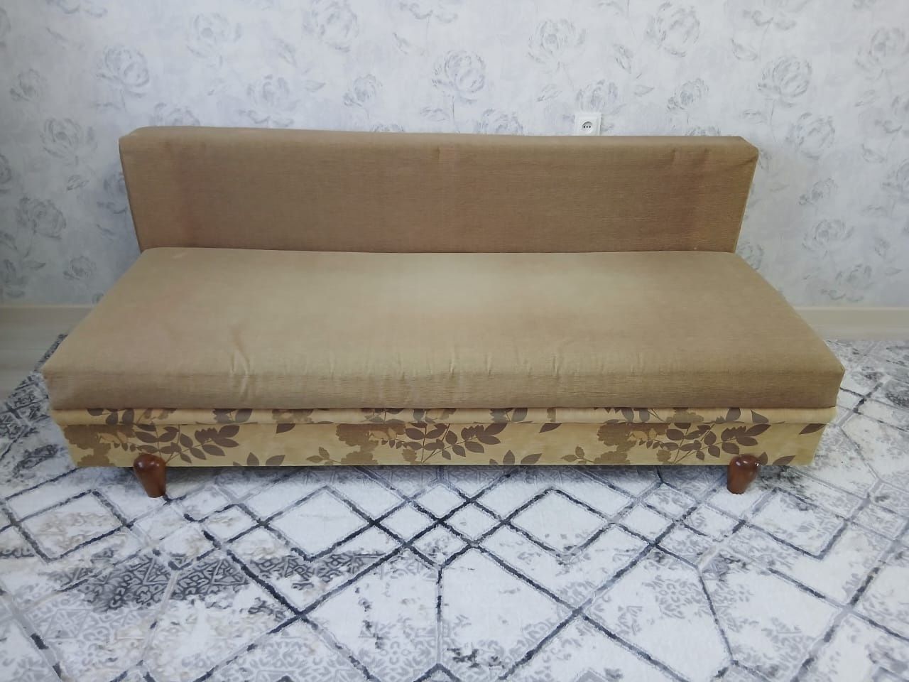 Продам диван. Б/у.