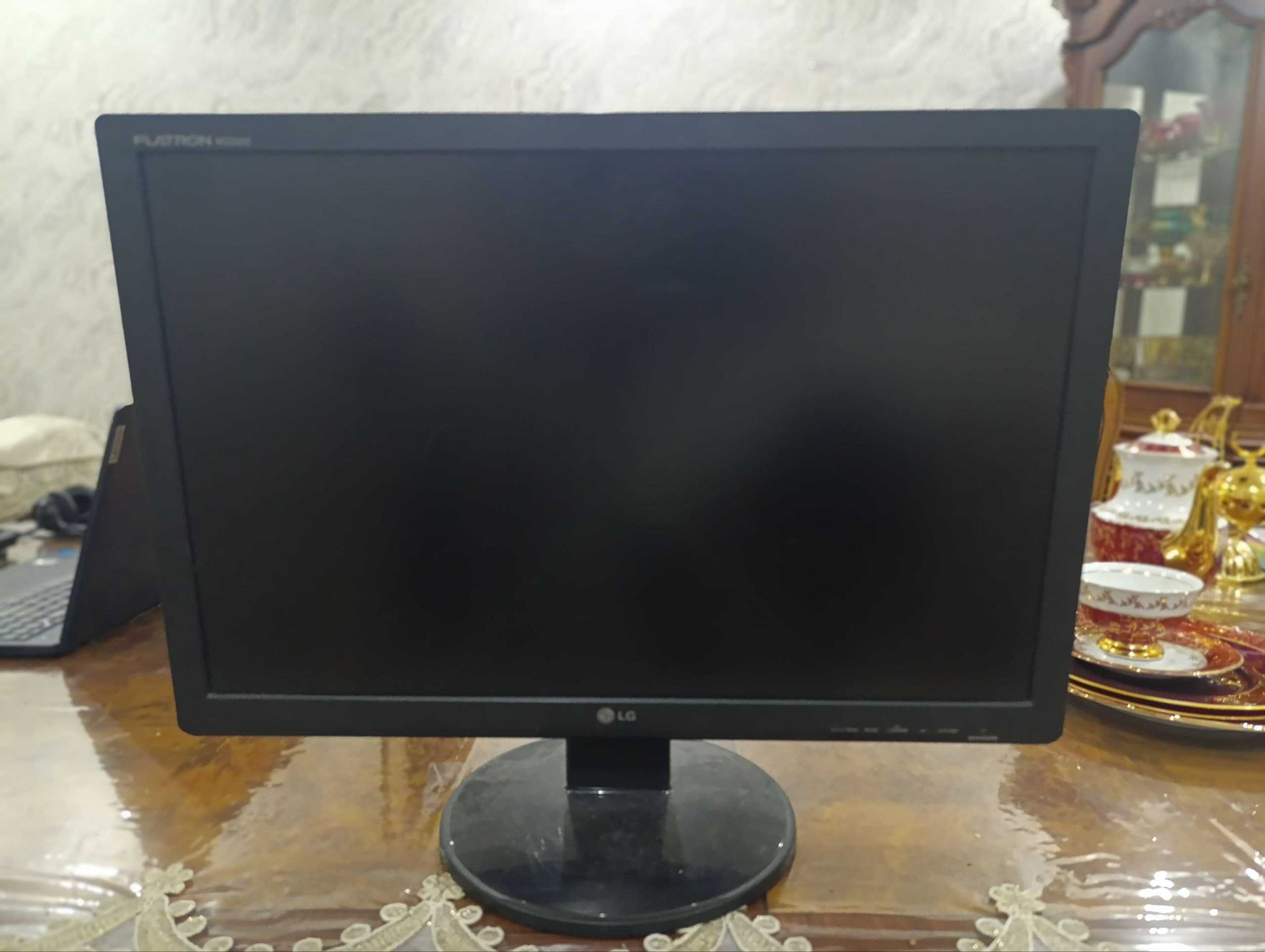 Монитор LG 19 дюймов