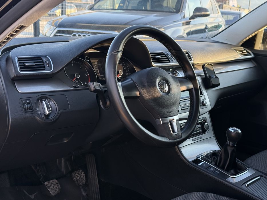 VW Passat 2.0TDI* 2013г* 140к.с* РЪЧКА* 227.000КМ*