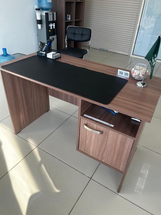 Стол офисный надежный новый