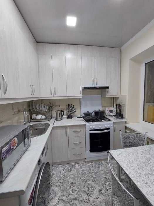 Сдаётся квартира в Яшнабадском 1/4/9 827*