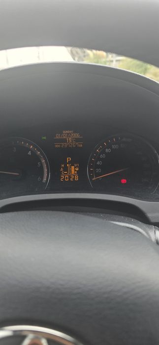 Toyota Avensis 2.2 .